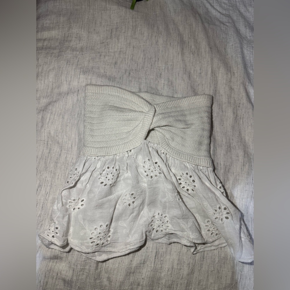 White Eyelet Sleeve Knit Top